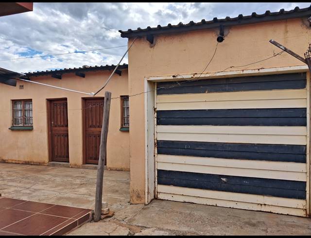 2 BEDROOM FREESTANDING FOR SALE IN JOUBERTON